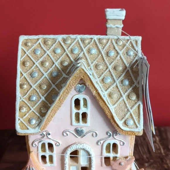 ❌SOLD❌Pastel "Pinkmas" Light Up 💡 Gingerbread House - Picture 4 of 10